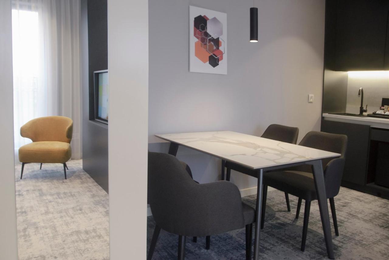 H41 Luxury Suites Beograd Bagian luar foto