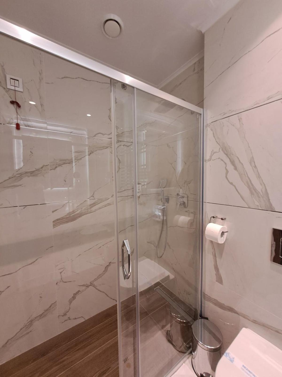 H41 Luxury Suites Beograd Ruang foto